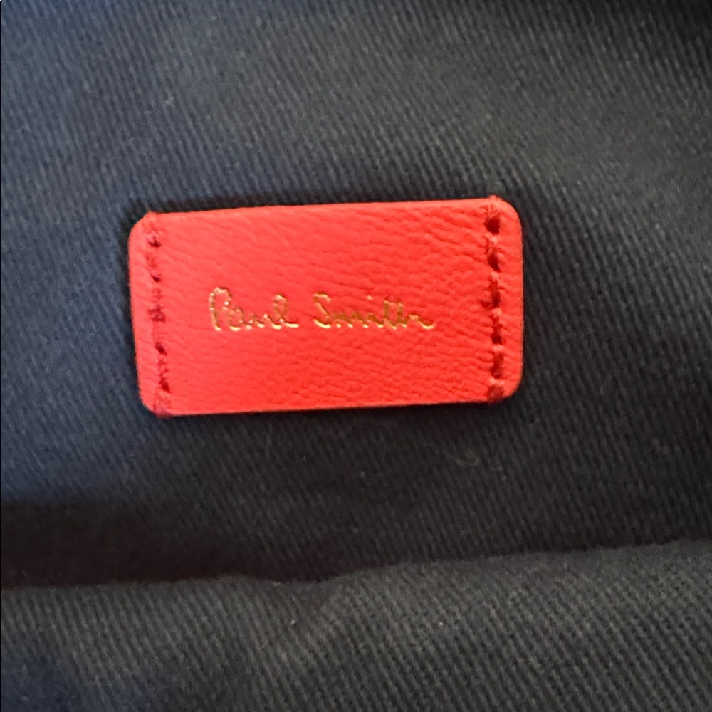 Next to new phenomenal Paul Smith bag. Bought in London. Rarely used. - Picture 6 of 7